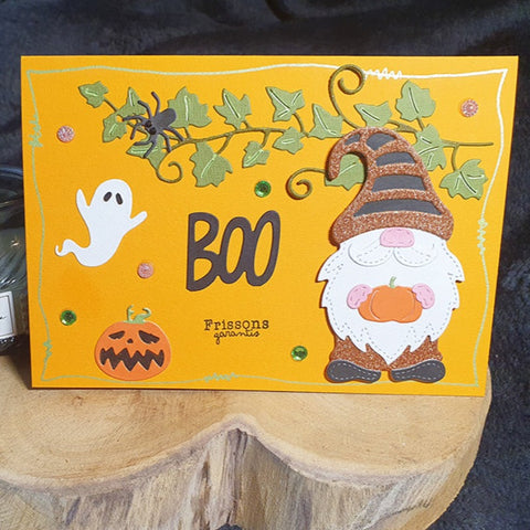 Inlovearts Gnome in Bee Costume Cutting Dies