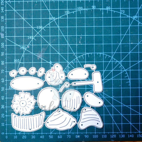Inlovearts Gnome Cake and Bee Cutting Dies