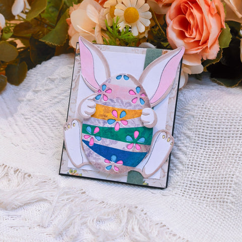 Inlovearts Rabbit Holding an Egg Cutting Dies