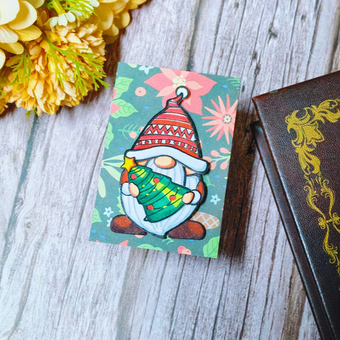 Inlovearts Gnome Holding Christmas Tree Cutting Dies
