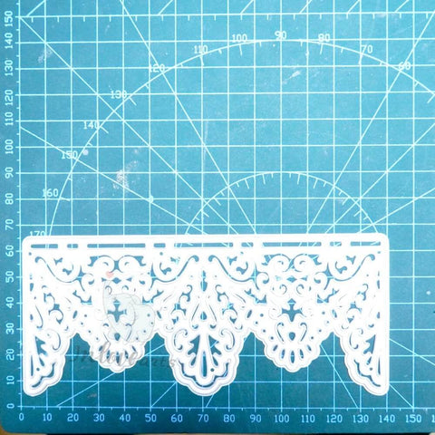 Inlovearts Half Lace Border Cutting Dies