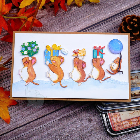 Inlovearts Little Mouse Holding Gifts Cutting Dies