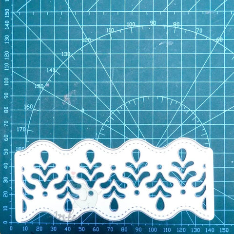 Inlovearts Wavy Lace Border Cutting Dies