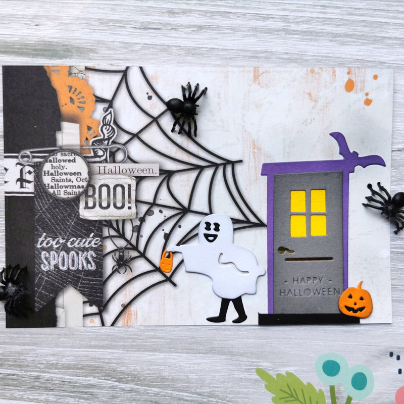 Halloween Ghost Knocking the Door Dies